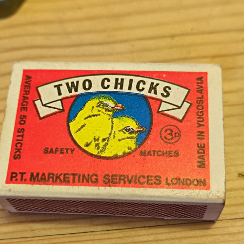Vintage two chicks safety - ​vintage,