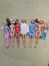 Barbie bundle, 6 barbies and 1