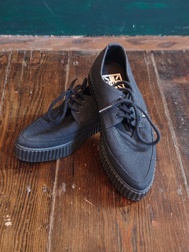 New tuk canvas creepers - canvas, creepers,