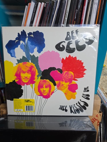 Bee gees three kisses - gees,