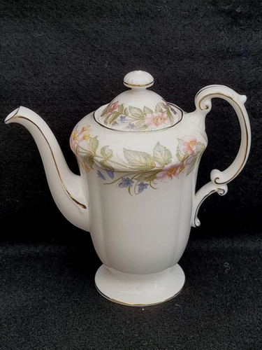 Vintage excellent royal albert