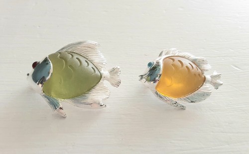 Two lucite jelly - two, silver