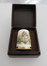 PRE-OWNED OAKLEY FINE BONE CHINA THIMBLE WITH BOX - OWL - SIGNED MJ PLEDGER