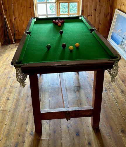 Riley snooker table - j.,