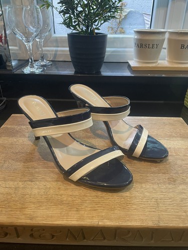 Roman navy cream patent - &,