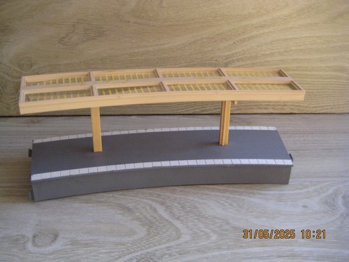 Hornby railways platform - hornby,