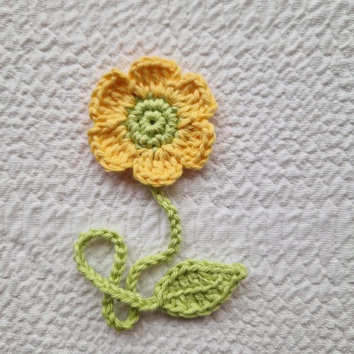 Yellow daisy flower crochet - yellow,