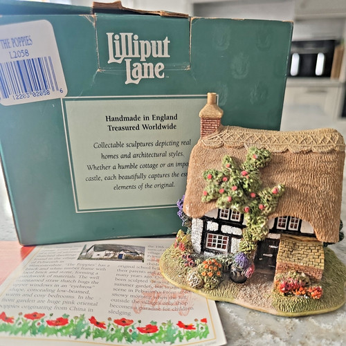 Lilliput lane the poppies - lilliput,