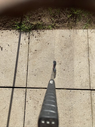 Golf putter used - used,, right