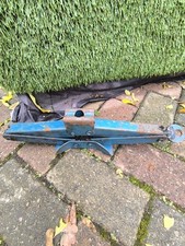 Car scissors jack - blue