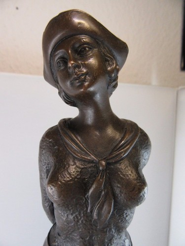 Beautiful old bronze figure - old,