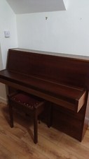 Eavestaff Piano and stool