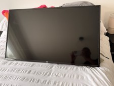 JVC 40” LED Smart 4K HDR