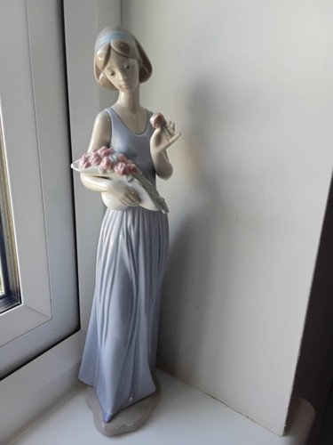 Nao lladro little - my,
