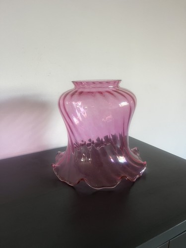 Vintage pink swirl glass - swirl,
