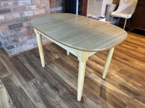 Extending dining table seats - dining,