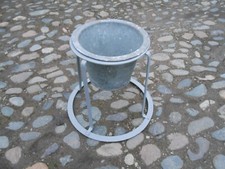 WROUGHT IRON  PLANT POT STAND