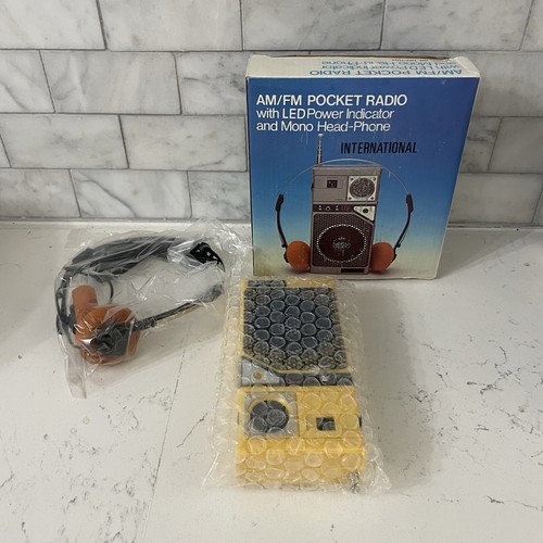 Vintage pocket radio - pocket,