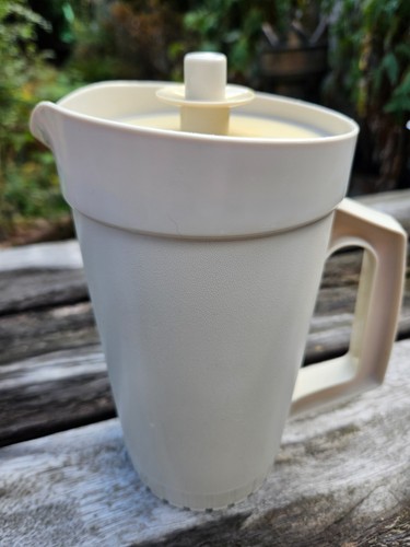 Vintage tupperware jug 874 - tupperware,