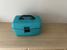 Carlton Make Up Vanity Hard