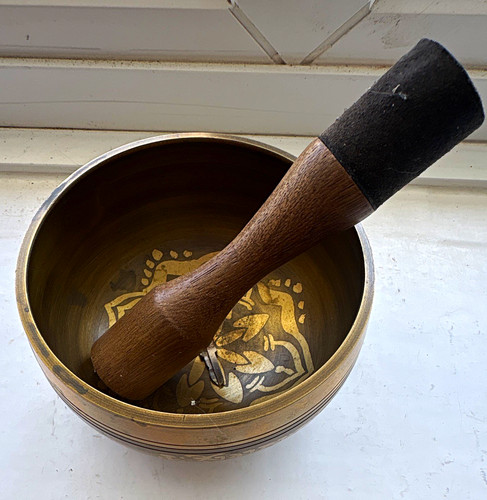 Singing bowl metal - singing,