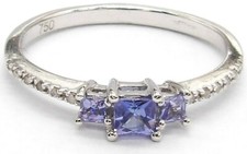18ct white gold 3 stone tanzanite 0.1ct diamond ring  size o hallmarked boxed