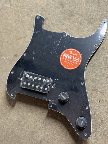 Squier strat loaded - loaded, pickguard