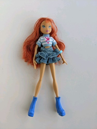Winx club school bloom 2005 - school,