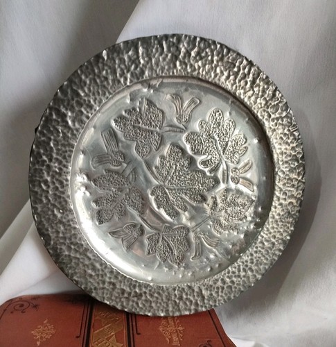 Antique arts and crafts - arts,