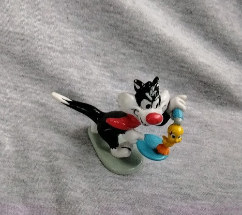 Looney tunes figure - looney,