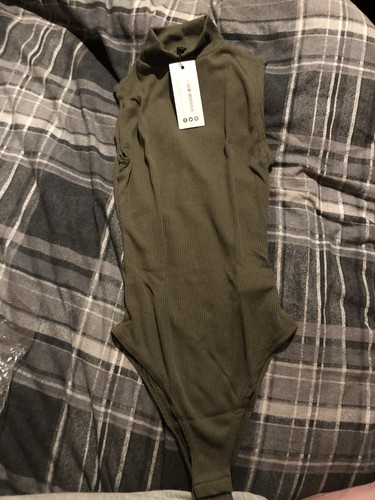 Boohoo bodysuit size new - 6,