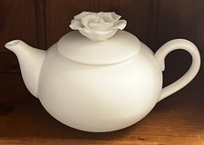 Very Rare White Luna Porcelain