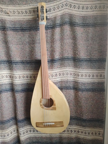Right hand fretless - right-hand,