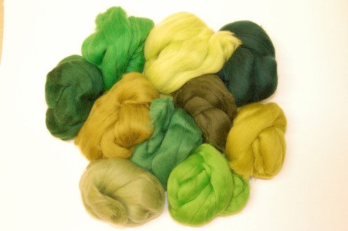 Green merino wool roving - green, /
