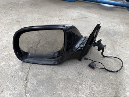 Audi wing mirror left - left, near