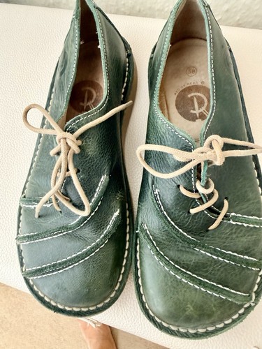 Read dead shoes women s - read, or