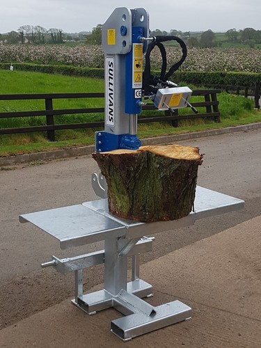 Log splitter tonne tractor - log,