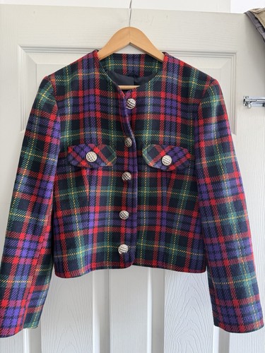 Spanish brand size 10 - i.q,