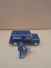 Corgi Austin Mini Police Van.        p1