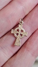 9ct Yellow gold Dainty