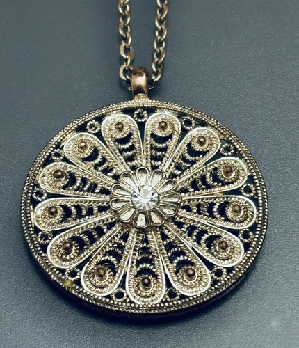 Vintage flower round pendant - round,