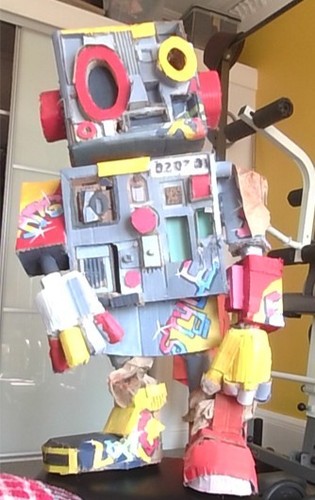 Giant cardboard robot - giant,