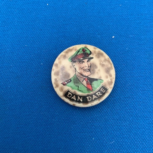 Vintage dan dare badge - dan,