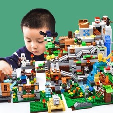 900-Piece Minecraft The Mountain Cave Building Kit – Ideal Gift for Creators Uk