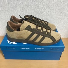 PLEASE READ SIZE 9 ADIDAS