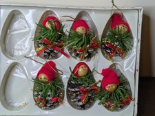 6 x Vintage Pine Cone Christmas Baubles Hanging Decorations Wood Heads with Hats