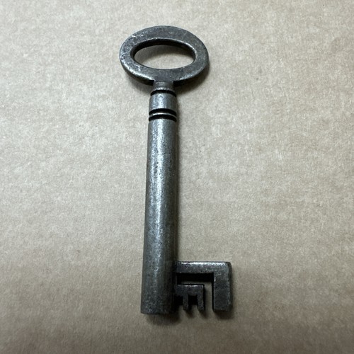Antique hollow barrel skeleton - hollow,