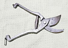 VINTAGE GARDEN SECATEURS - MADE IN ENGLAND. GOOD USED CONDITION - SEE LISTING