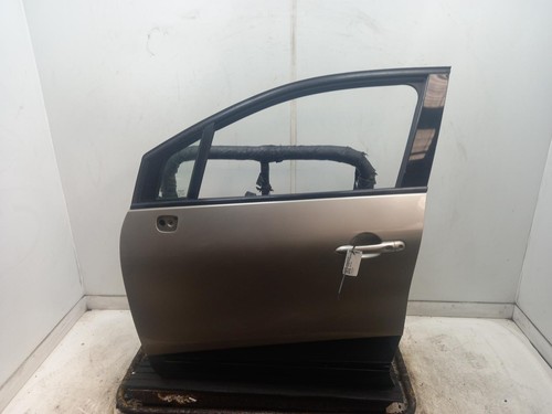 Renault captur left front door - front,