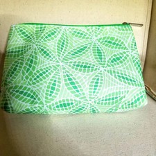 Clinique Shades of Green Leaf